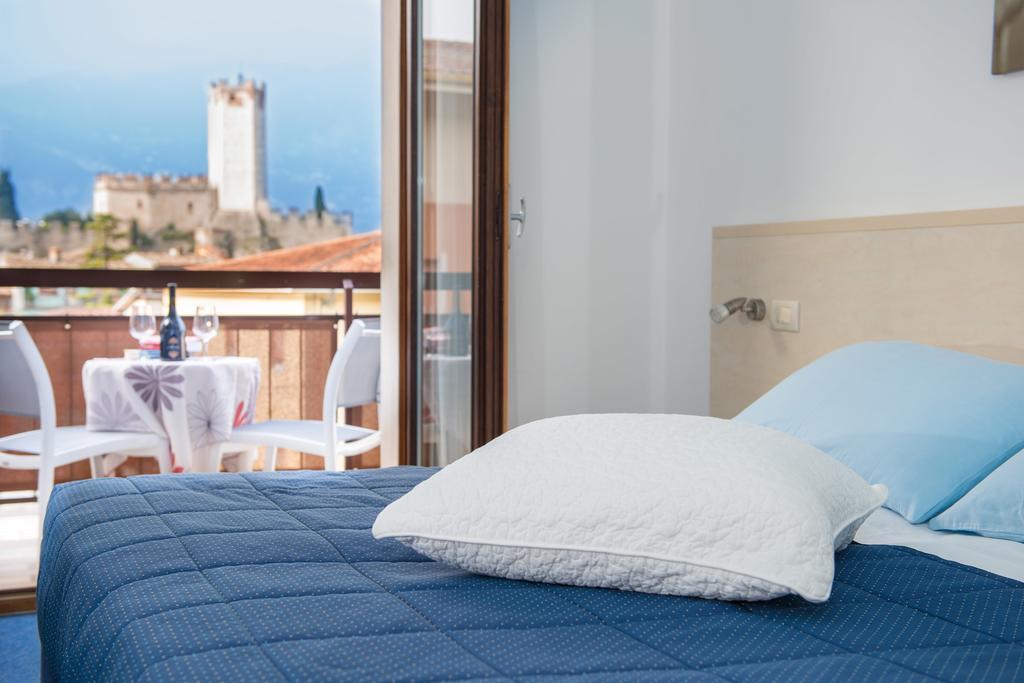 Hotel Erika Малчезине Стая снимка